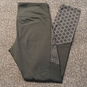 C9 Geometric Accent Leggings - L, Green